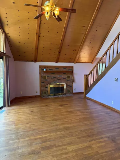 Living - 949 Maple St, Cabool, MO 65689 photo 4 of 5