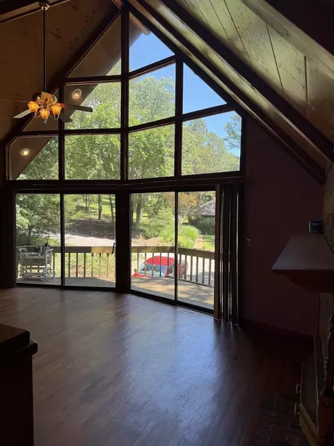 Living - 949 Maple St, Cabool, MO 65689 photo 1 of 5