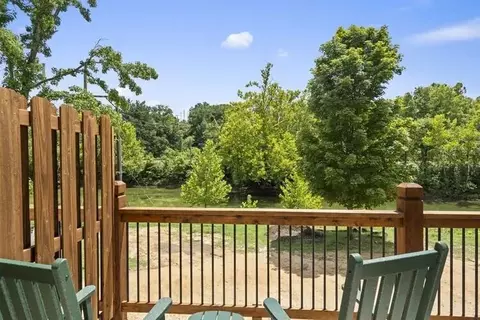 Exterior - 403 Veterans Blvd #D5, Branson, MO 65616 photo 4 of 12