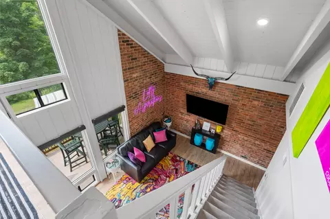Living - 403 Veterans Blvd #D5, Branson, MO 65616 photo 8 of 10