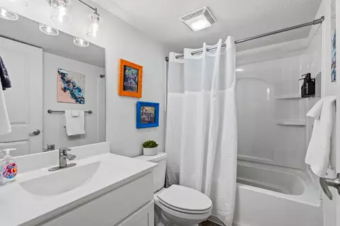 Bath - 403 Veterans Blvd #D5, Branson, MO 65616 photo 1 of 2