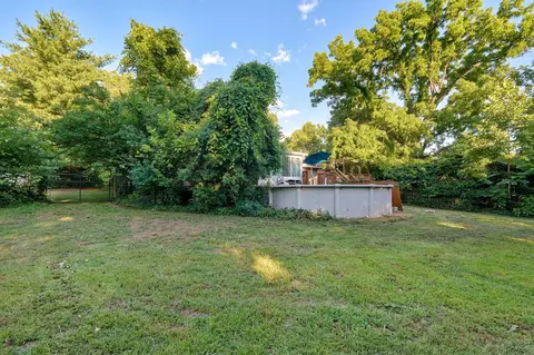 Exterior - 605 N 7th Ave, Ozark, MO 65721 photo 11 of 14