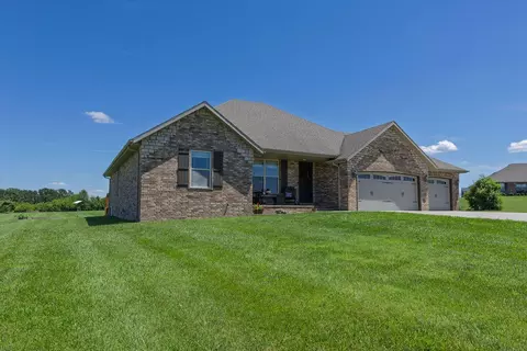 Exterior - 150 Southern Fields Cir, Clever, MO 65631 photo 2 of 8