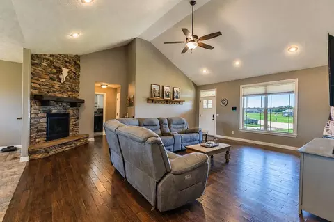 Living - 150 Southern Fields Cir, Clever, MO 65631 photo 1 of 2