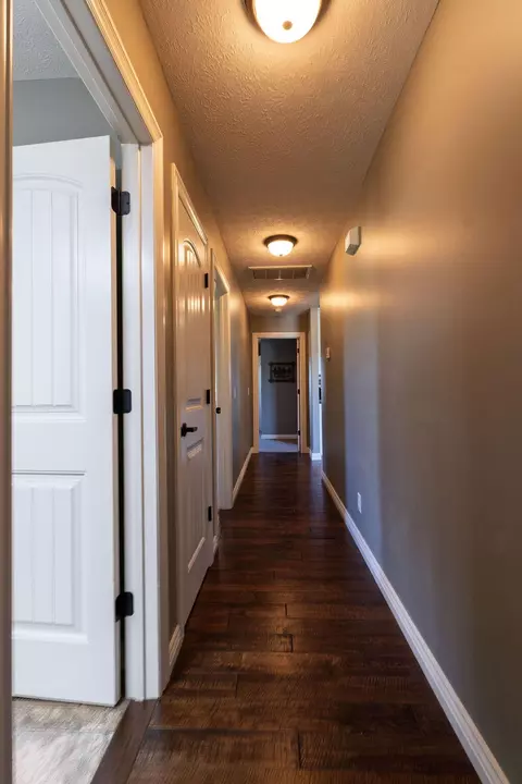 Entry Way - 150 Southern Fields Cir, Clever, MO 65631 photo 1 of 2