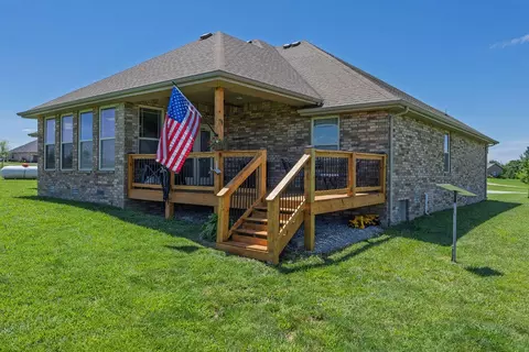 Exterior - 150 Southern Fields Cir, Clever, MO 65631 photo 7 of 8