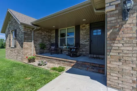 Exterior - 150 Southern Fields Cir, Clever, MO 65631 photo 4 of 8