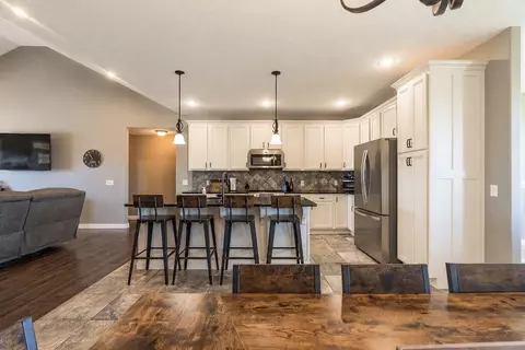 Kitchen - 150 Southern Fields Cir, Clever, MO 65631 photo 3 of 3