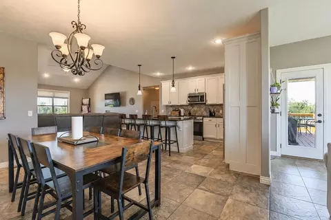 Dining - 150 Southern Fields Cir, Clever, MO 65631 photo 2 of 2