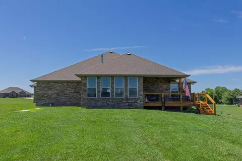 Exterior - 150 Southern Fields Cir, Clever, MO 65631 photo 6 of 8
