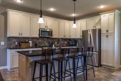 Kitchen - 150 Southern Fields Cir, Clever, MO 65631 photo 1 of 3