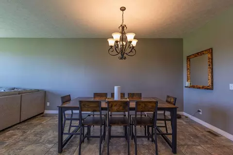 Dining - 150 Southern Fields Cir, Clever, MO 65631 photo 1 of 2