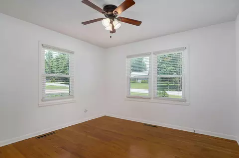 Bedroom - 3057 S Parkview Ave, Springfield, MO 65804 photo 4 of 4