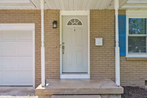 Entry Way - 3057 S Parkview Ave, Springfield, MO 65804 photo 1 of 1