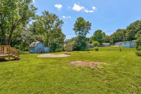 Exterior - 3057 S Parkview Ave, Springfield, MO 65804 photo 4 of 7