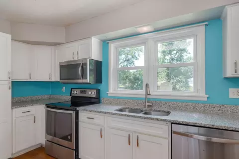 Kitchen - 3057 S Parkview Ave, Springfield, MO 65804 photo 4 of 4