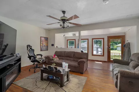 Living - 828 S Glenn Ave, Springfield, MO 65802 photo 1 of 1
