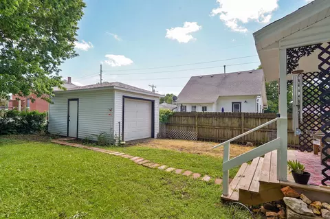 Exterior - 528 W Webster St, Springfield, MO 65802 photo 7 of 11