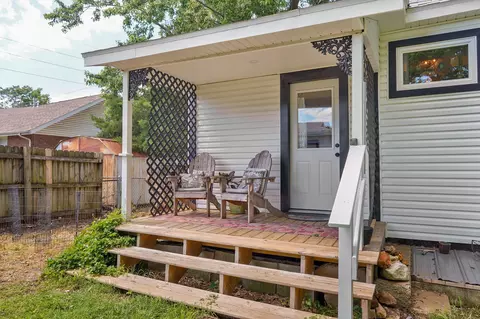 Exterior - 528 W Webster St, Springfield, MO 65802 photo 6 of 11