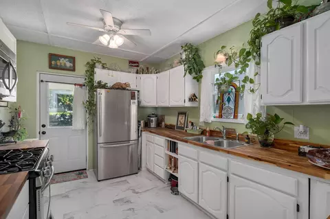 Kitchen - 528 W Webster St, Springfield, MO 65802 photo 1 of 3