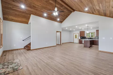 Living - 140 Boroughs St, Cabool, MO 65689 photo 1 of 3