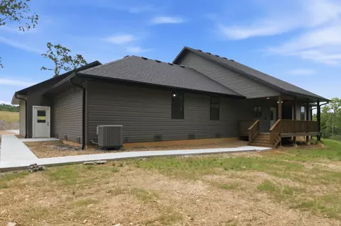 Exterior - 140 Boroughs St, Cabool, MO 65689 photo 5 of 8