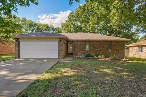 1037 W Lindberg St, Springfield, MO 65807