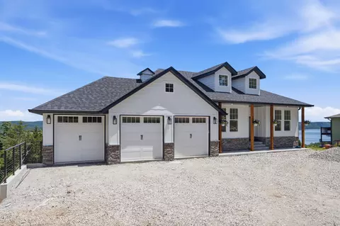 24 Hickory Dr, Kimberling City, MO 65686
