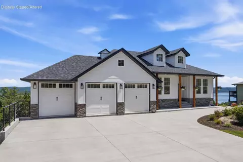24 Hickory Dr, Kimberling City, MO 65686