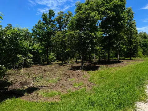 000 Country Place Dr, Urbana, MO 65767