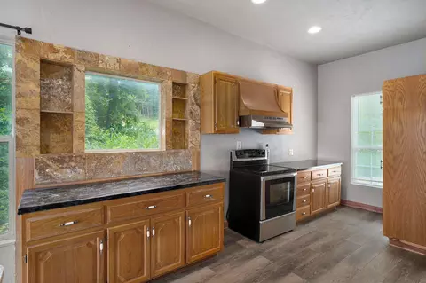Kitchen - 30 Timeline Rd, Lampe, MO 65681 photo 2 of 3