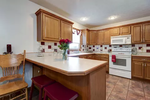 3751 N Pauls Pl, Springfield, MO 65803 photo 9