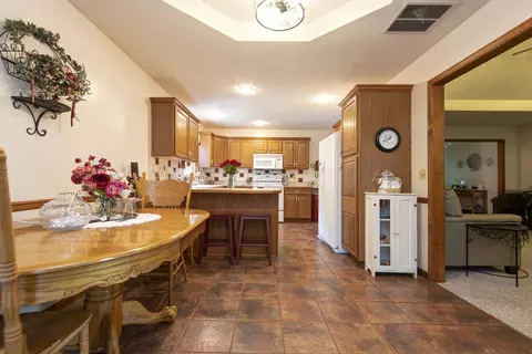 3751 N Pauls Pl, Springfield, MO 65803 photo 10