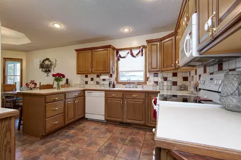 3751 N Pauls Pl, Springfield, MO 65803 photo 7