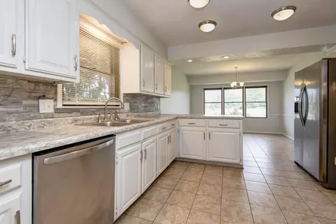 Kitchen - 3840 S Cottage Ave, Springfield, MO 65807 photo 3 of 4
