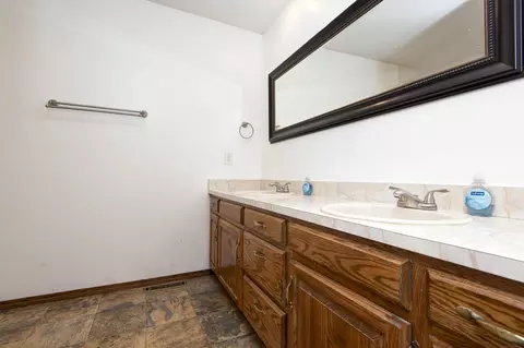 Bath - 3840 S Cottage Ave, Springfield, MO 65807 photo 3 of 4