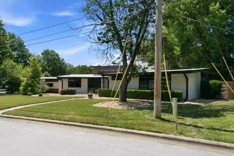 Exterior - 809 E Linwood Dr, Springfield, MO 65807 photo 4 of 13
