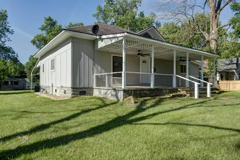 Exterior - 150 Elm St, Republic, MO 65738 photo 2 of 9