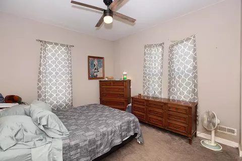 Bedroom - 405 N Clay St, Marshfield, MO 65706 photo 2 of 3