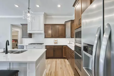 Kitchen - 5907 S Audrey Ct, Springfield, MO 65804 photo 5 of 5