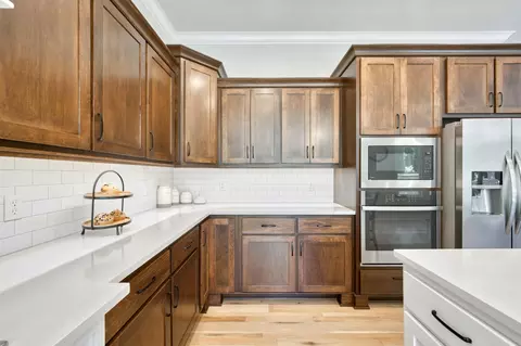 Kitchen - 5907 S Audrey Ct, Springfield, MO 65804 photo 4 of 5
