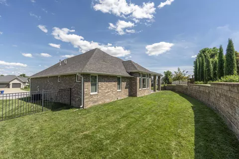 Exterior - 5907 S Audrey Ct, Springfield, MO 65804 photo 7 of 10