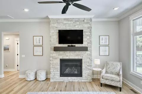 Living - 5907 S Audrey Ct, Springfield, MO 65804 photo 3 of 3