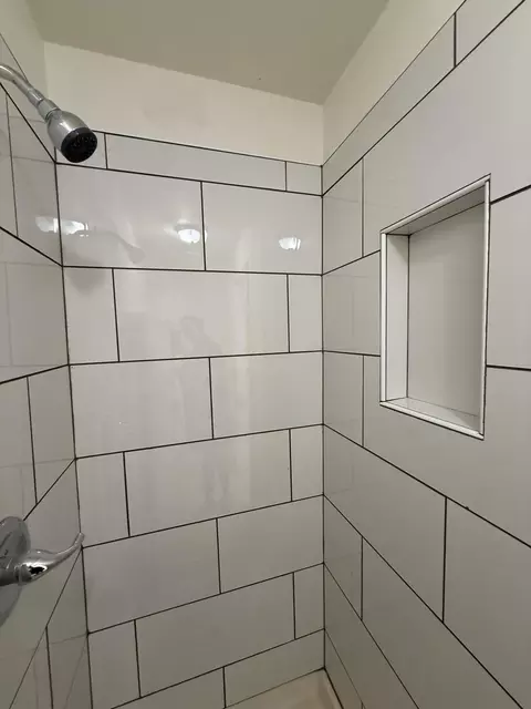 Bath - 3440 S Delaware Ave #159, Springfield, MO 65804 photo 4 of 7