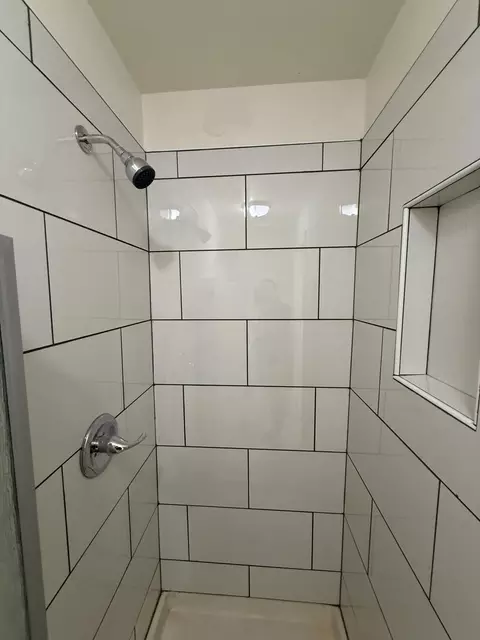 Bath - 3440 S Delaware Ave #159, Springfield, MO 65804 photo 3 of 7