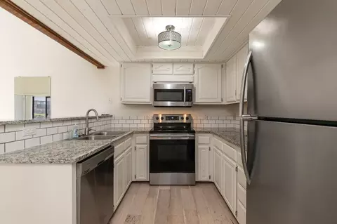 Kitchen - 3440 S Delaware Ave #159, Springfield, MO 65804 photo 2 of 3