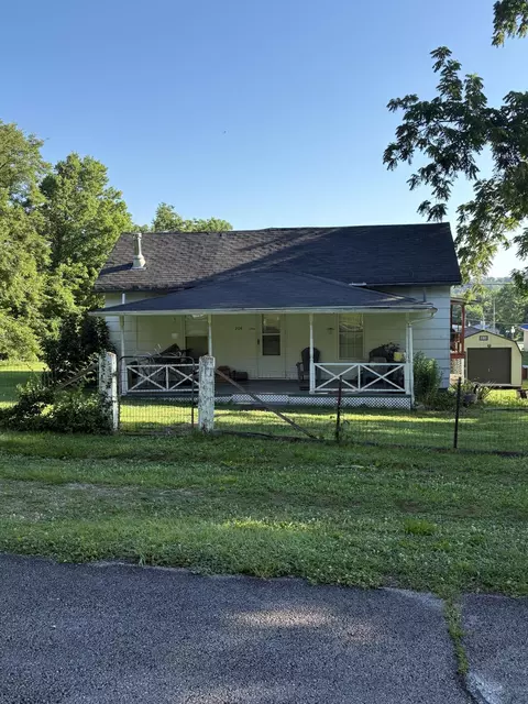Exterior - 505 State Highway D, Crane, MO 65633 photo 2 of 8