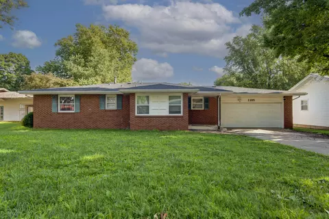 1105 Edgewood St, Springfield, MO 65807