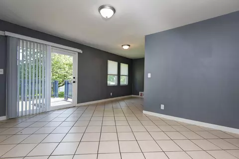 Living - 1105 Edgewood St, Springfield, MO 65807 photo 6 of 7