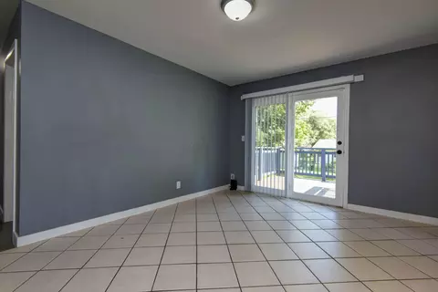 Living - 1105 Edgewood St, Springfield, MO 65807 photo 4 of 7